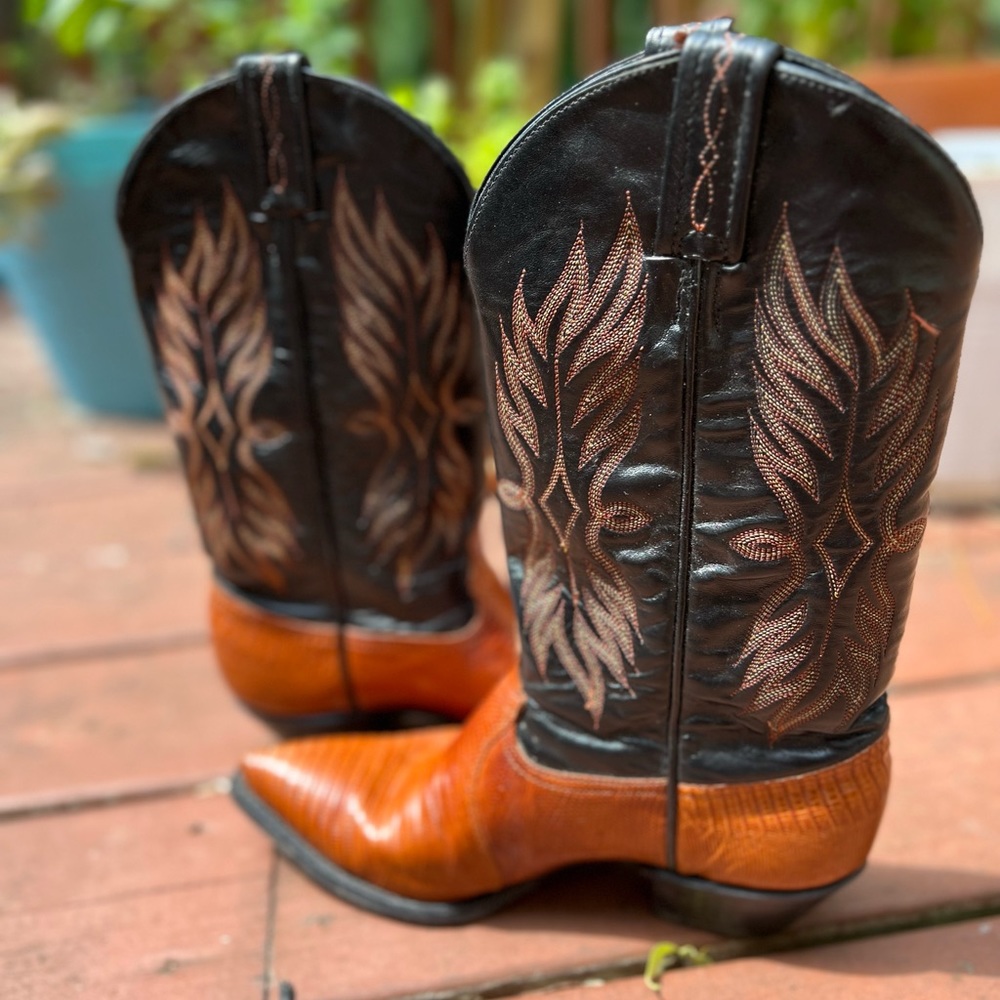Authentic Tony Lama Cowgirl Boots - 7M - black and brown leather - Western - Picture 3 of 13